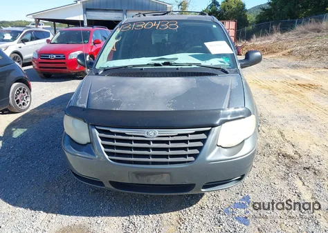 2005 Chrysler Town & Country Lx from USA, damaged, VIN 2C4GP44R05R355192